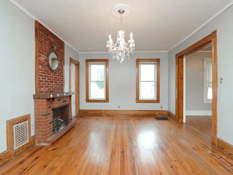 406 Front St #1 — Photo 4