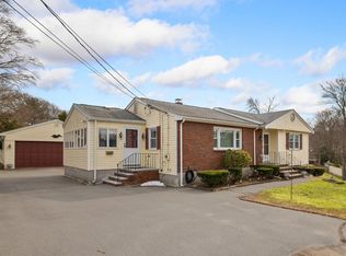 4 Rogers Ln, Saugus, MA 01906