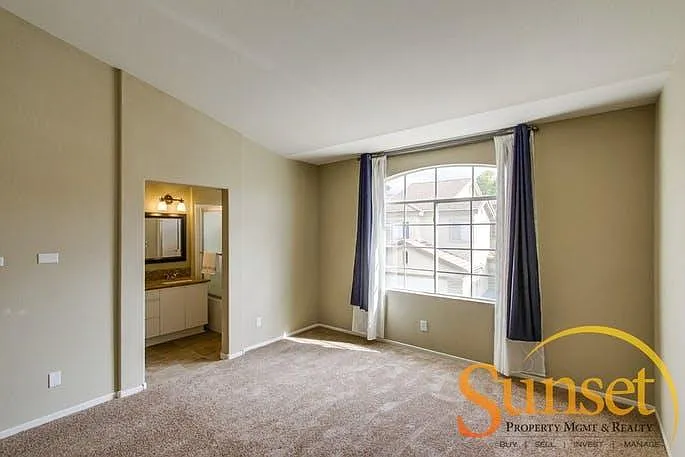 3 bed, 2.5 bath, 1444 sqft, $3,895 — Photo 3