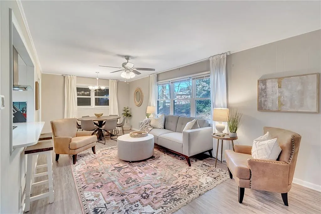4 bed, 2.5 bath, $5,450 — Photo 2
