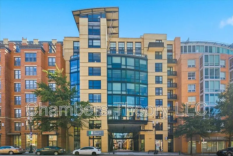 1 bed, 1.0 bath, 701 sqft, $2,800 — Photo 1