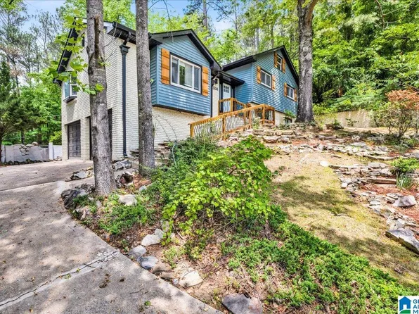 1538 Blind Brook Ln, Vestavia Hills, AL 35216