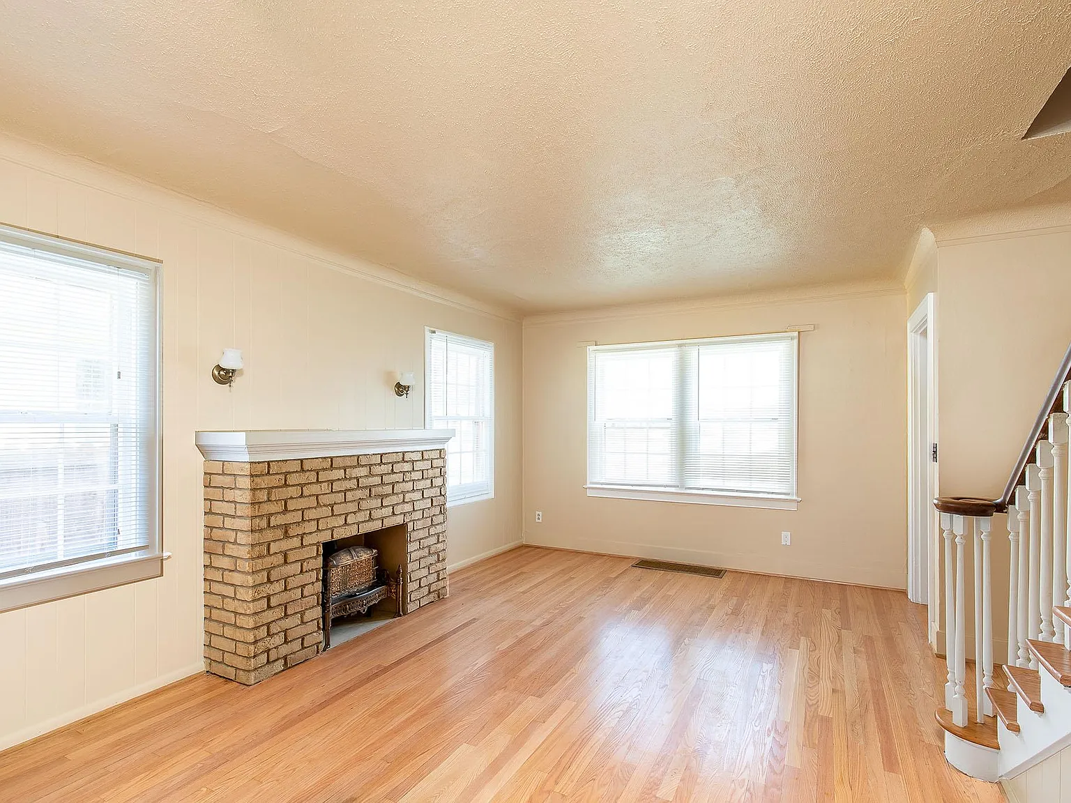 3 bed, 1235 sqft, $1,750 — Photo 4
