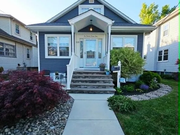 123 E Oakland Ave, Oaklyn, NJ 08107
