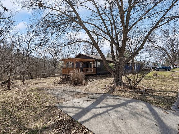 3rd image of 618 E Competine St