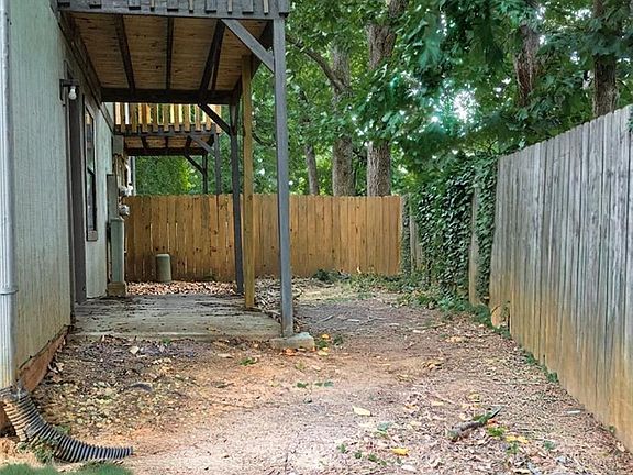 4th image of 142 Weatherwood Ct