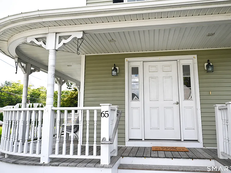 65 East Ave — Photo 3
