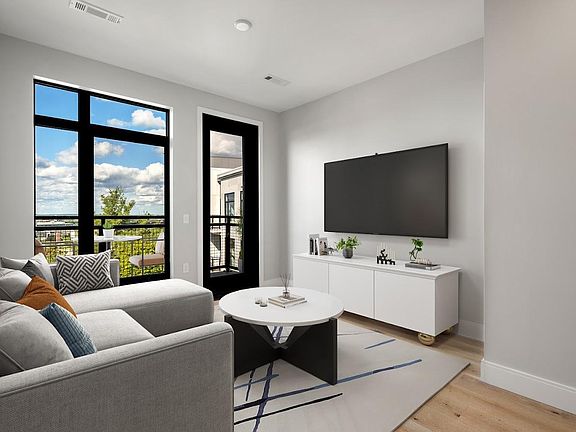 5th image of 191 Washington St #509