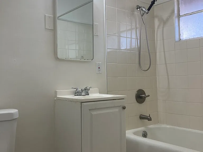 4228 Degnan Blvd #F — Photo 4