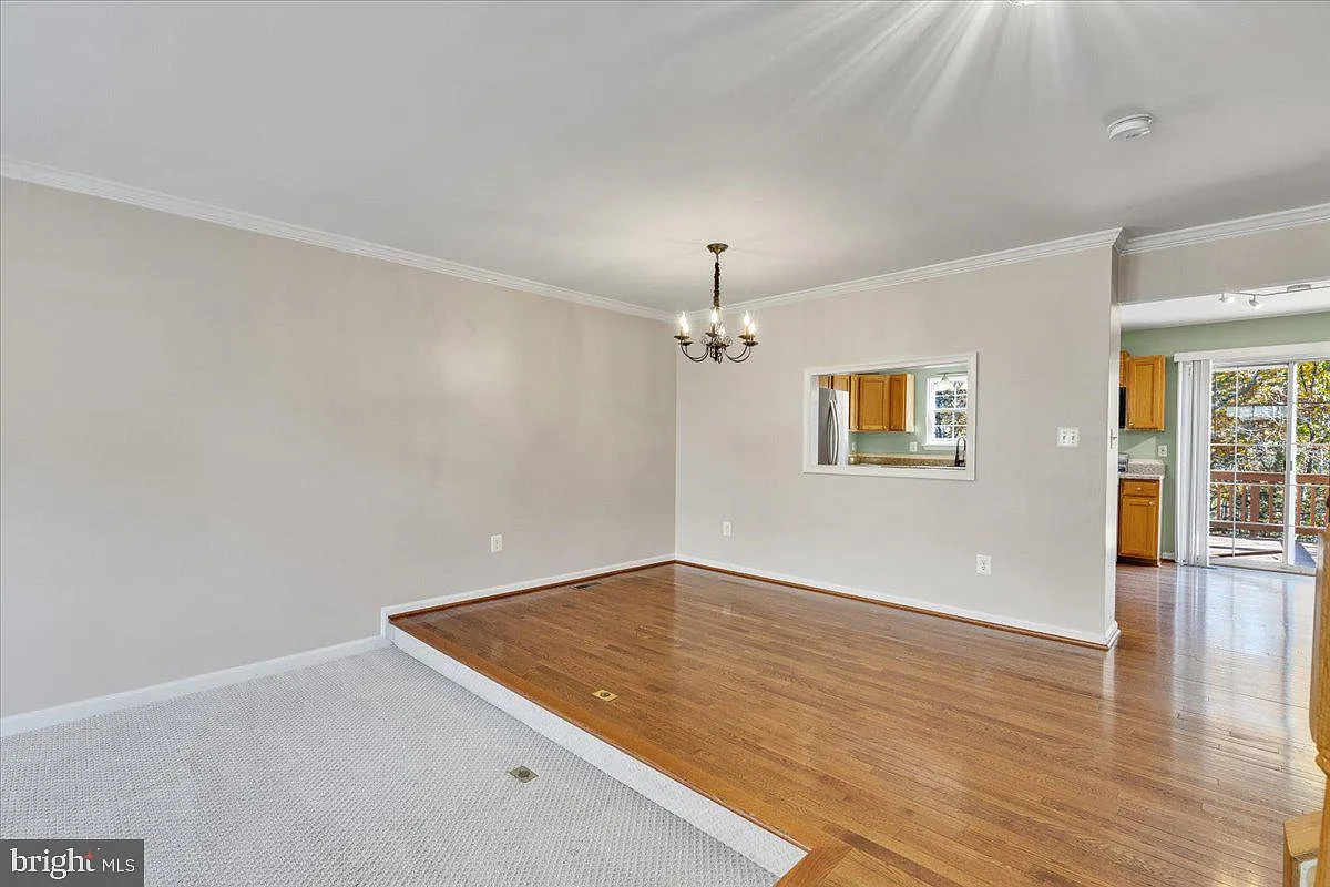 3 bed, 3.5 bath, 1990 sqft, $2,500 — Photo 3