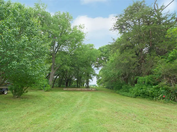 167 Northridge Dr, Gainesville, TX 76240