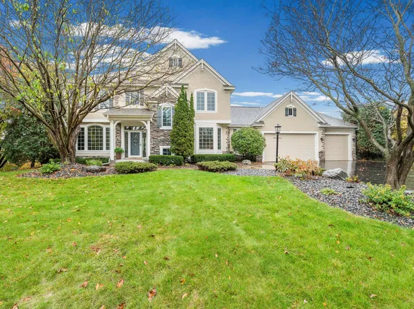 3749 Fairway Dr, Woodbury, MN 55125