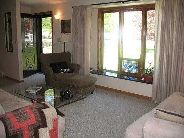 2nd image of 1007 State St