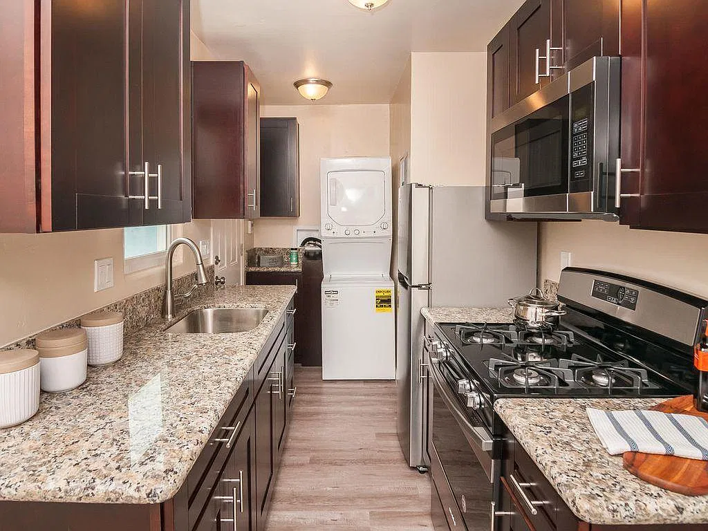 1 bed, 437 sqft, $2,495 — Photo 4