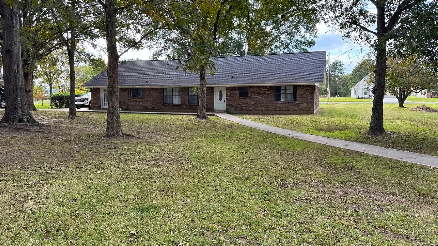3 bed, 2014 sqft, $2,000 — Photo 4