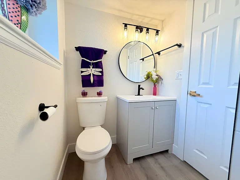 4770 Newton Dr — Photo 26