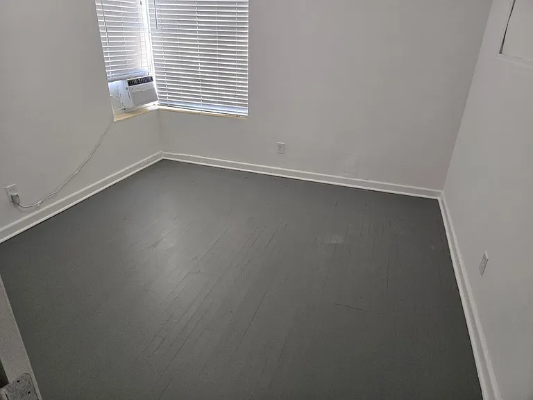 306-314 N Lakeside Ct — Photo 16