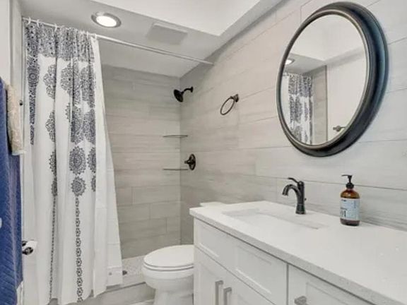 3rd image of 400 Larboard Way #0