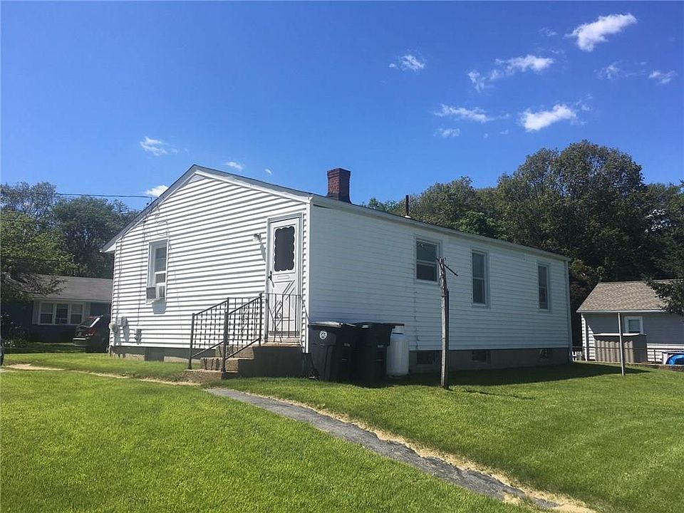 2nd image of 125 Benoit St