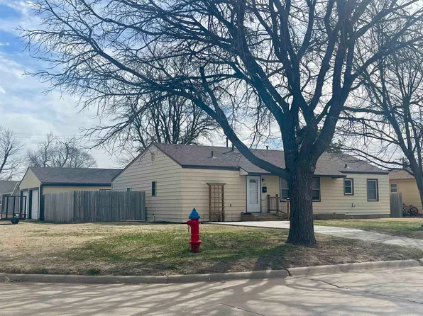 1287 N Seitz St, Russell, KS 67665