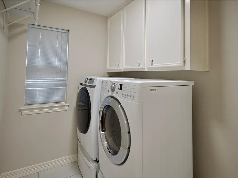1839 Lake Winds Dr — Photo 24