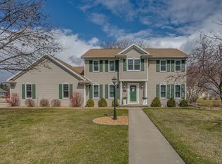 W6074 Strawflower Dr, Appleton, WI 54915