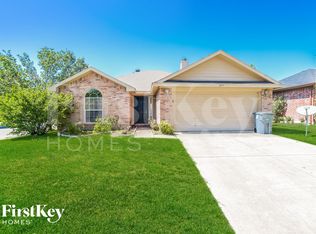 2057 Hollow Creek Dr, Dallas, TX 75253