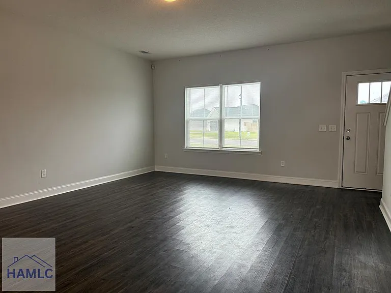 345 McClelland Loop NE — Photo 14