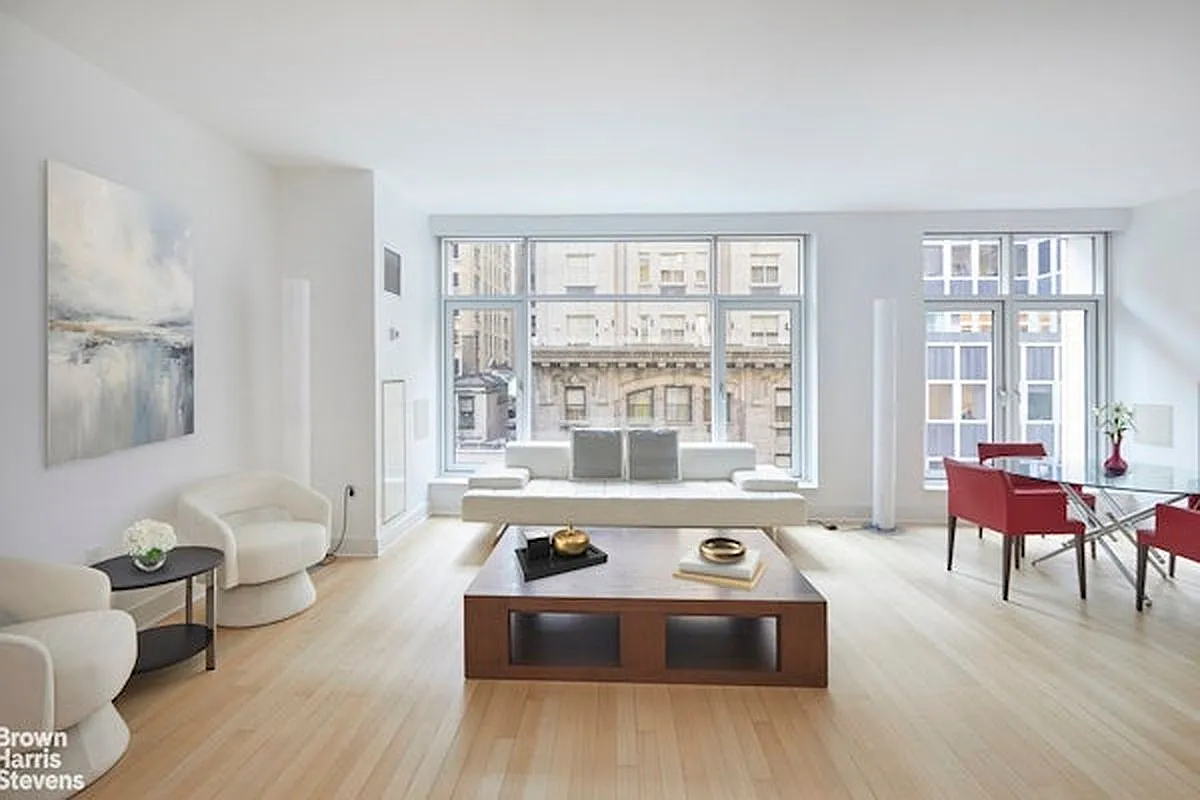 5 E 44th St APT 11 photo 1
