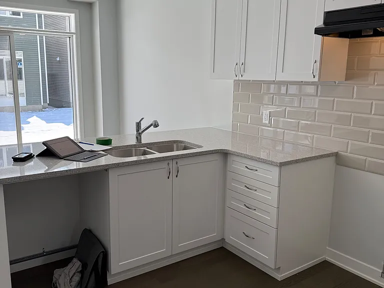 657 Bronze Copper Cres — Photo 7