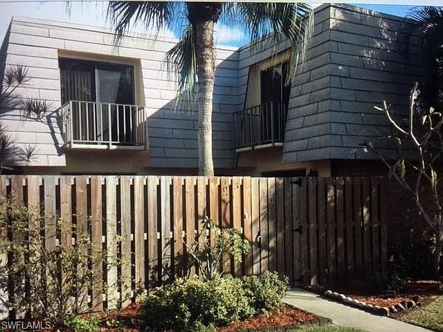1st image of 4025 Sandlewood Ln APT 3