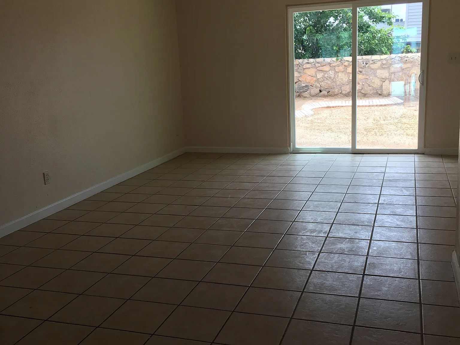 815 Silvestre - 1 — Photo 4