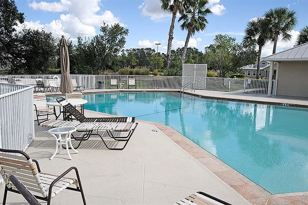 3 bed, 2.0 bath, 1635 sqft, $4,000 — Photo 3