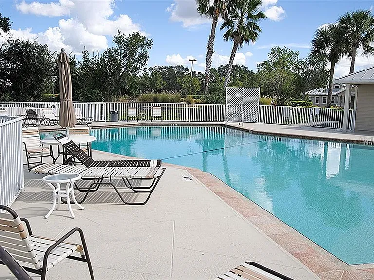 2775 Royal Palm Dr — Photo 3