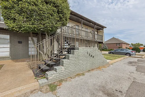 1209 Roosevelt St #2 Photo 1