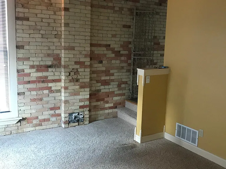139 Division Ave S — Photo 6