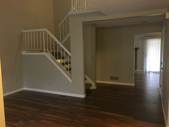 3rd image of 534 Camdenway Ct