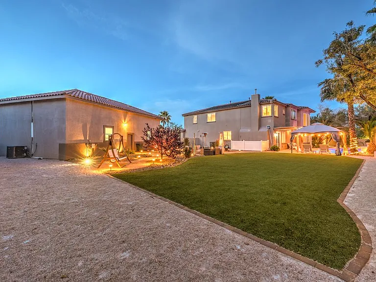 2849 Soaring Peak Ave — Photo 53