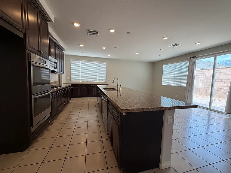 13258 Chatham Dr — Photo 8