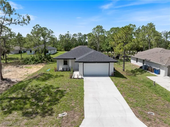 2907 55th St W, Lehigh Acres, FL 33971