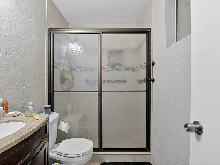 123 E Erie Dr — Photo 10