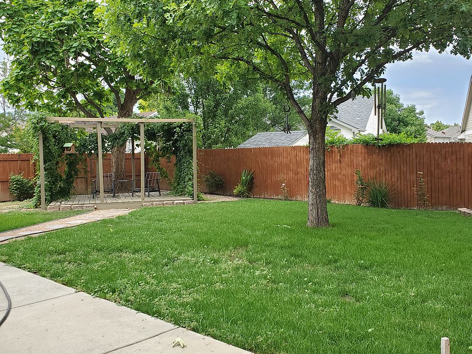 2nd image of 204 Sioux Dr