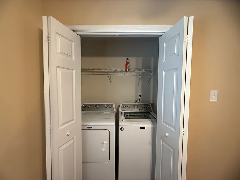 108 Judd Ct — Photo 6