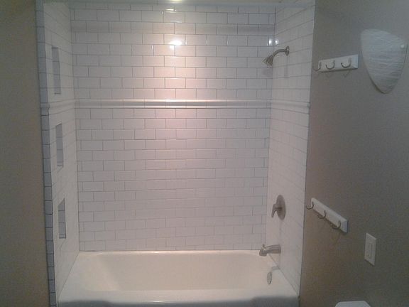 4th image of 500 1/2 E 3rd St #500-1/2