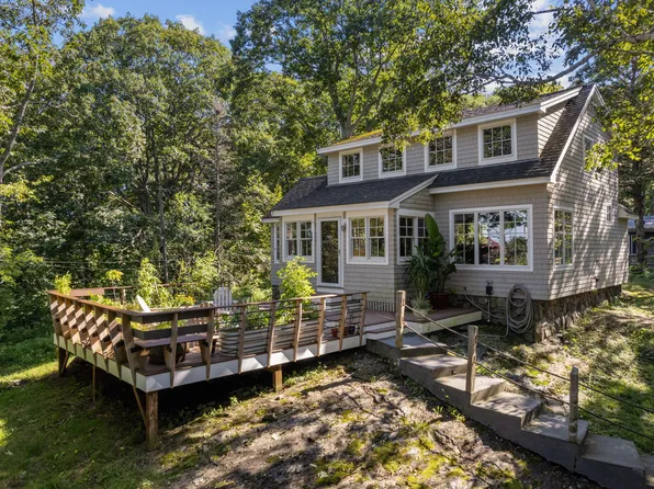 68 Long Point Lane, Cape Elizabeth, ME 04107