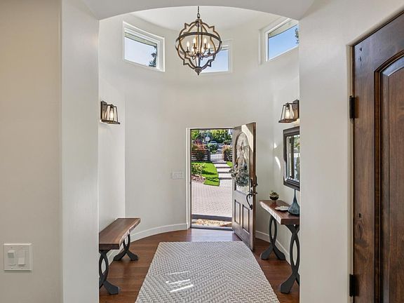5th image of 830 Monte Rosa Dr