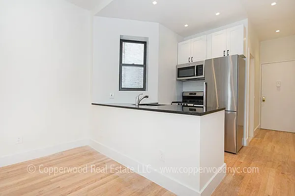 Rented by Copperwood Real Estate | media 11