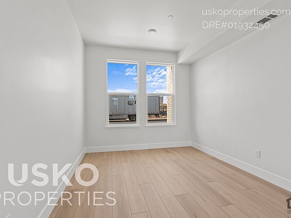3rd image of 4831 Chippendale Dr Unit A