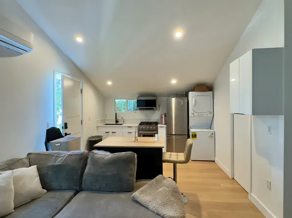 7063 Varna Ave #1, North Hollywood, CA 91605