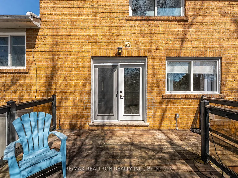117 Cardinal Cres #UPPER — Photo 34